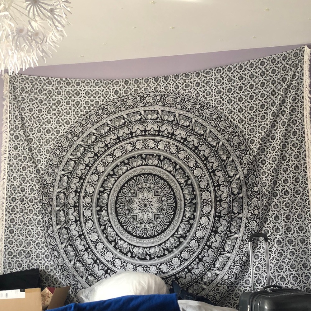 URBAN OUTFITTERS BLACK AND WHITE ELEPHANT TAPESTRY